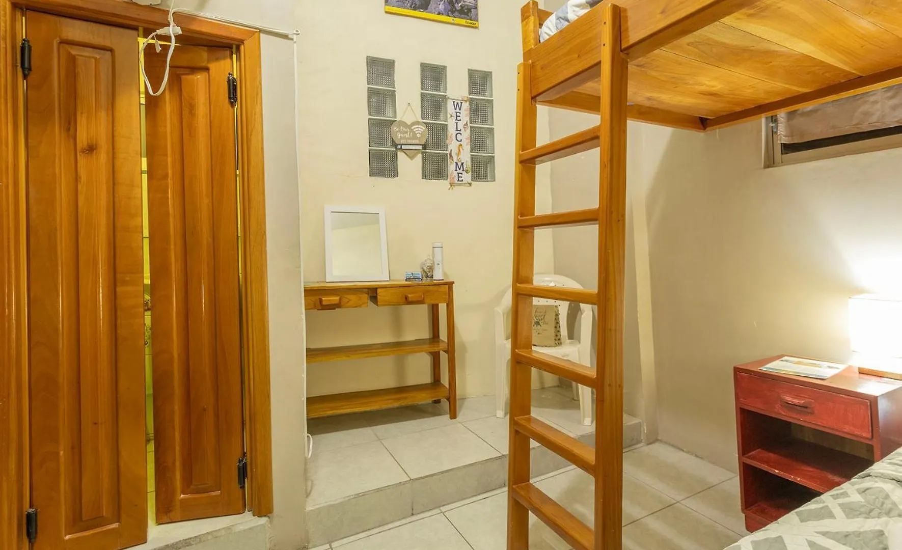 Casa #344 - Habitacion 2 - Twin & Bunk Bed - No Ac Puerto Ayora  Puerto Ayora (Galapagos Islands)